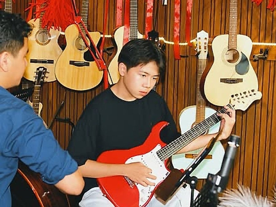 Guitar tại Wave Music